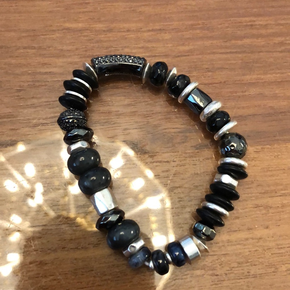 Stella and dot blk beaded bracelet